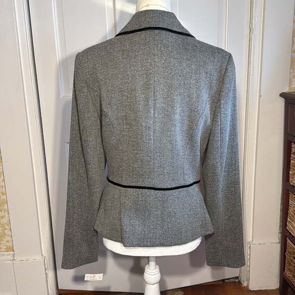 NWT Axcess by Liz Claiborne Beautiful Gray and Black Blazer Fully Lined Size 10 - Picture 2 of 11